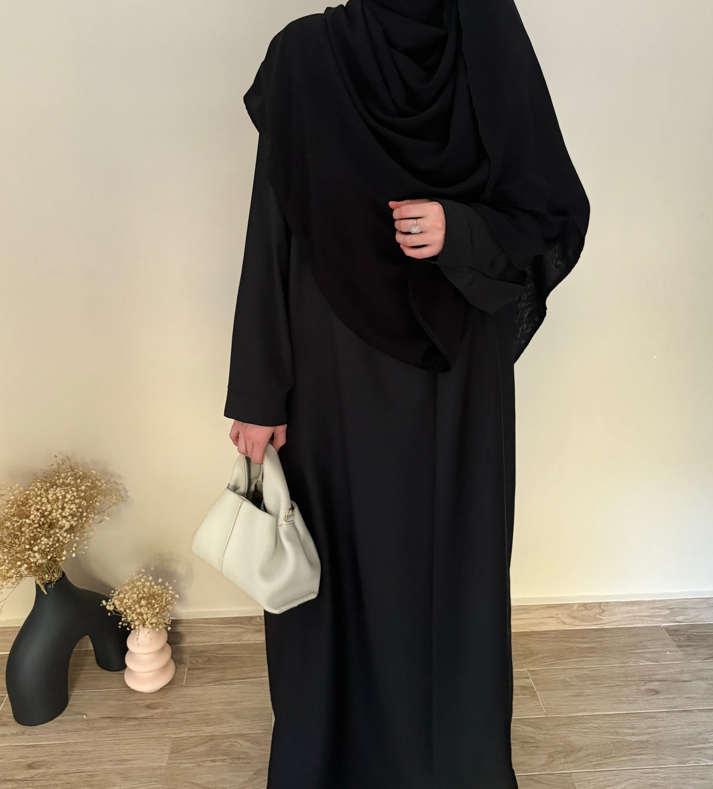Abaya minimaliste